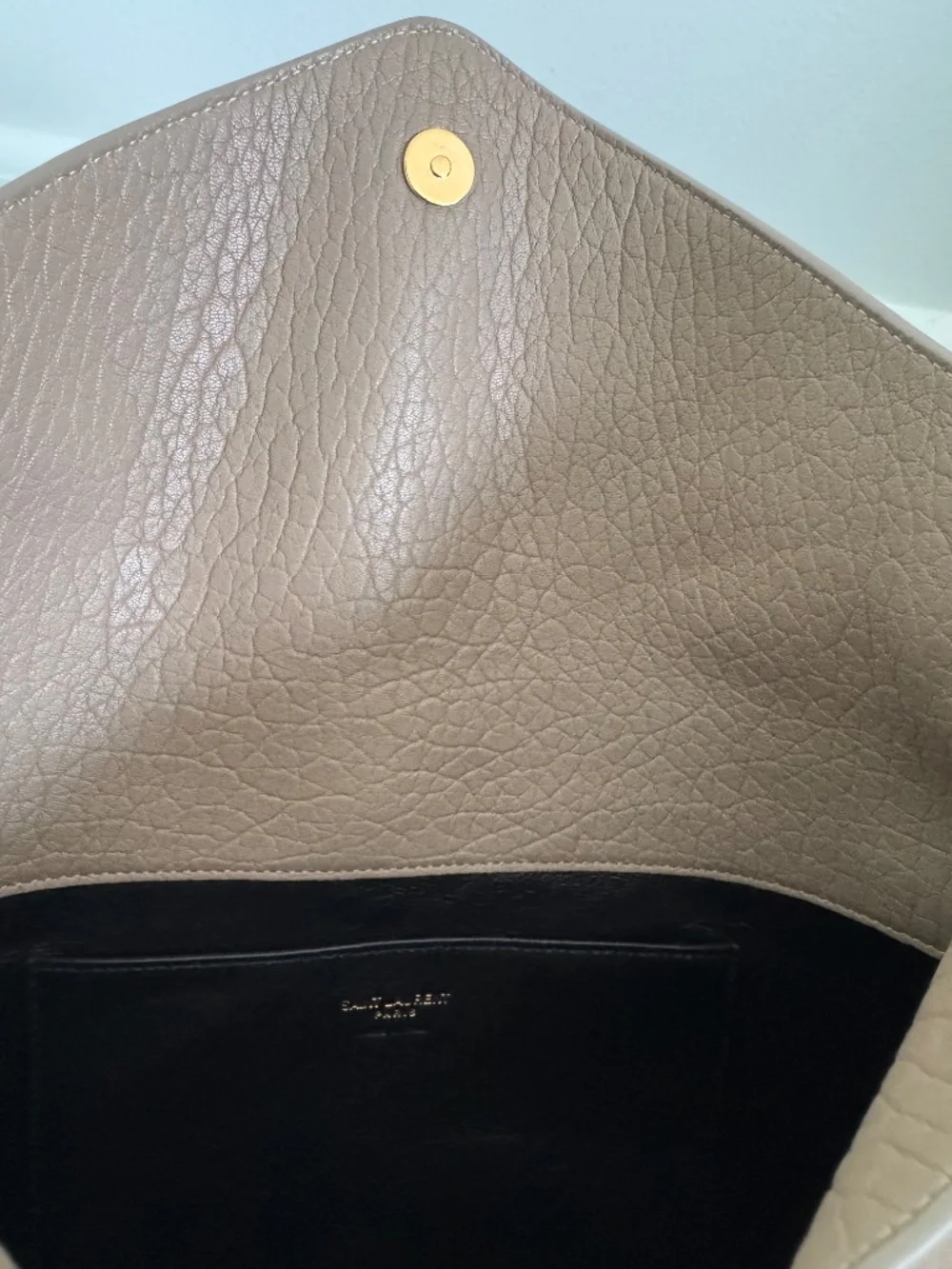 Ysl Cassandre large pouch in lambskin - Picture 5 of 6